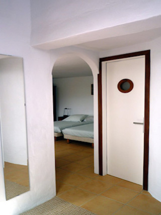 Lanzarote, Casa Dominique: Emtre dormitorio y salón