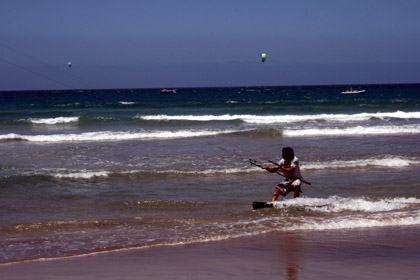 Kiteboard, départ de la plage à Famara
