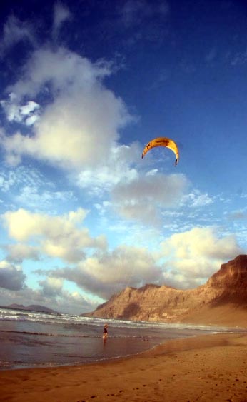 Kiteboard, jump in Famara