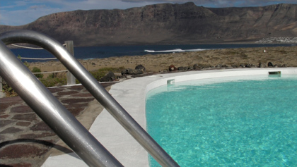 Casa Dominique: The swimming pool and the sea